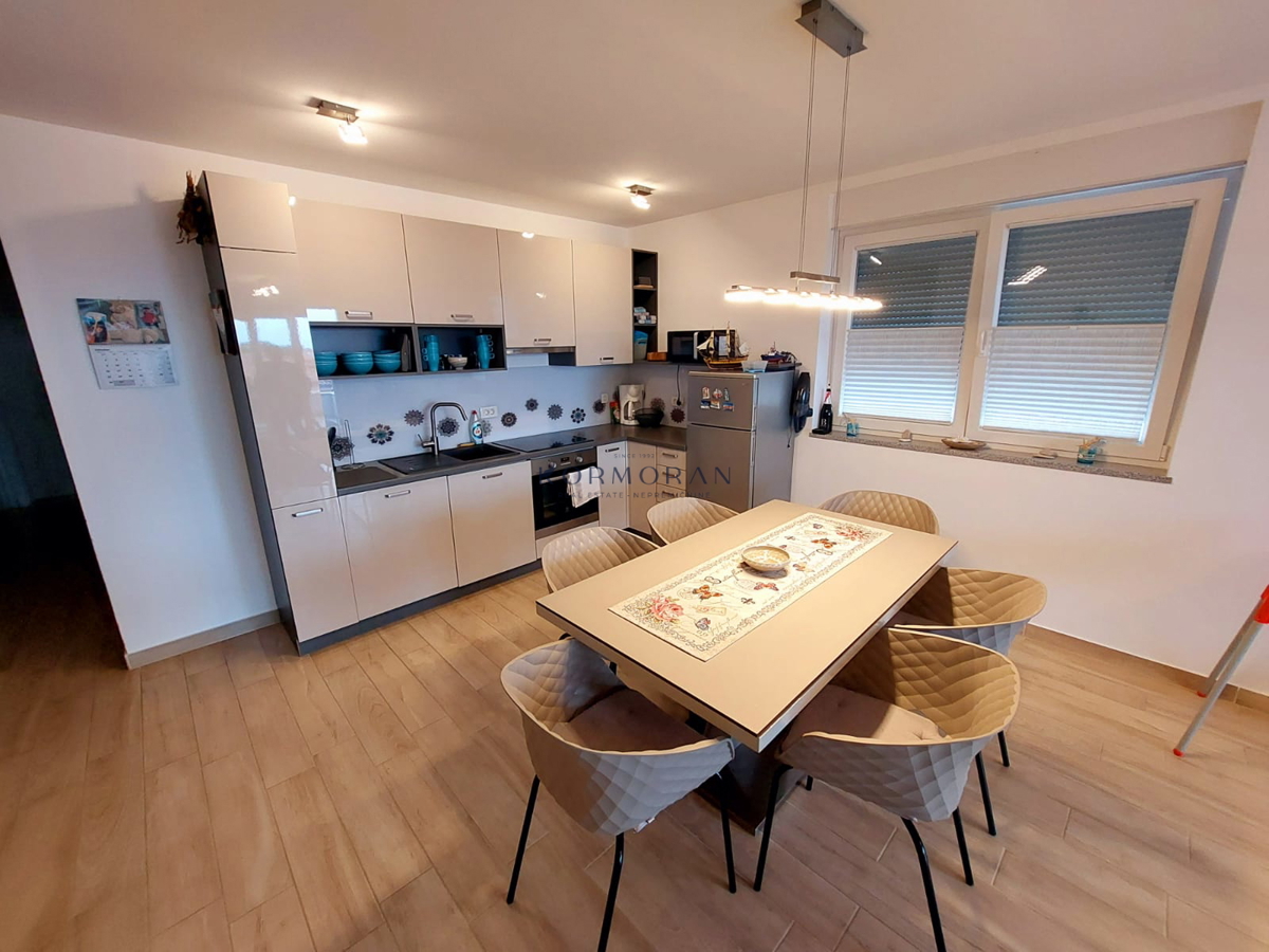 Apartma s pogledom na morje v Novigradu